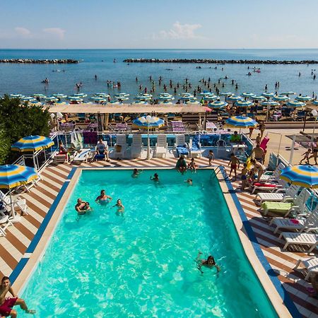 Bikini Tropicana Family Hotel Lido Di Savio Exteriér fotografie