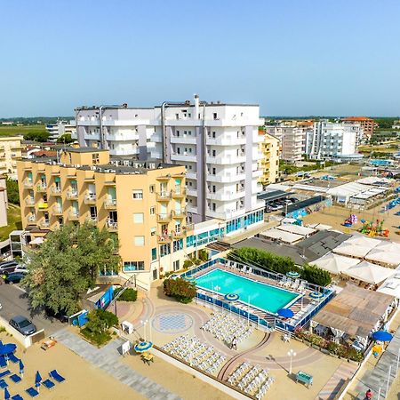 Bikini Tropicana Family Hotel Lido Di Savio Exteriér fotografie
